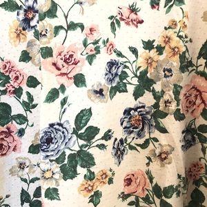 Tops - Vintage Floral T-Shirt Tops - Vintage Floral T-Shirt